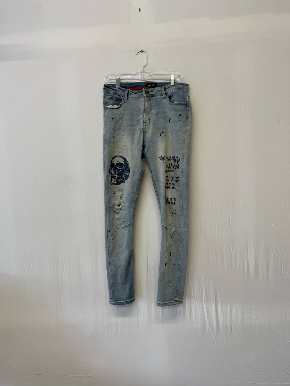 ENCRYPTED Men's Distressed Graffiti Skinny Jeans Size 34 in Ice Wash